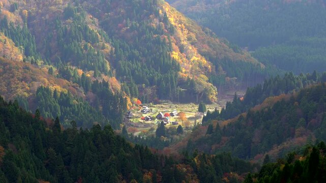 おにゅう峠から見える村