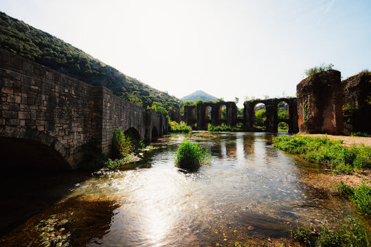 The ancient aqueduct that provided water to Nikopolis.