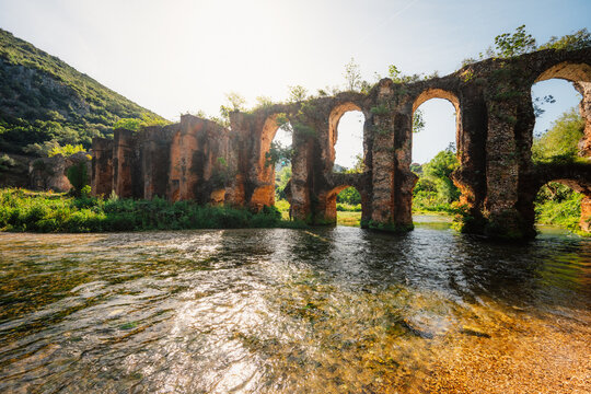 The ancient aqueduct that provided water to Nikopolis.
