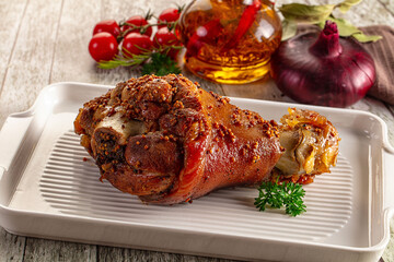 Baked pork knuckle with spices