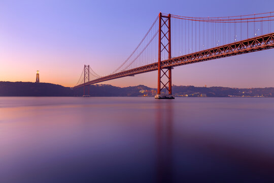 Pont 25 Avril Lisbonne au petit matin