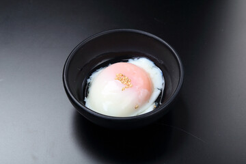 小鉢に入った温泉卵｜Soft-boiled egg in a Small Bowl