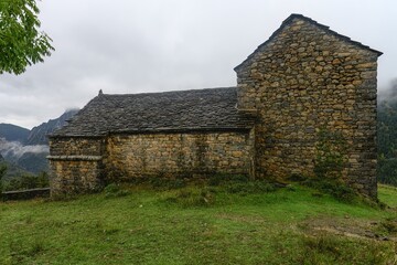 Obraz premium Small rural Romanesque church of San Miguel de Sercue - Huesca