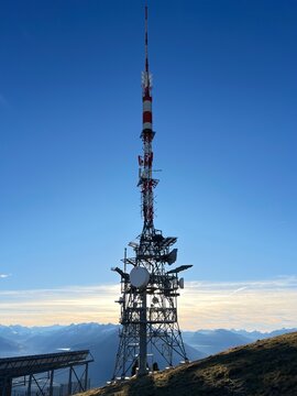 Transmission tower (antenna transmitting system, built 1972-1975 - height 89 m) on the Niederhorn, Switzerland - Sendeturm (Antenne Sendeanlage, Baujahr 1972-1975 - H&ouml;he 89 m) auf dem Niederhorn