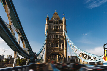 Obraz premium Tower Bridge Central Tower and Suspension Cables