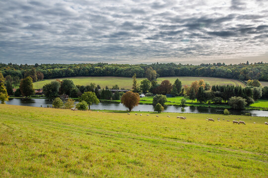 Chess Valley walk following the River Chess in the
Chilterns Area of Outstanding Natural Beauty.  The walk starts from Rickmansworth Station and
finishes at Chesham Station.