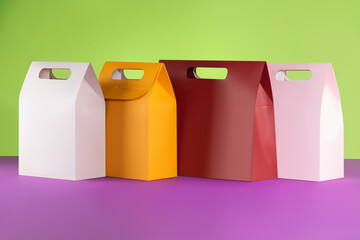 Cosmetics packaging set