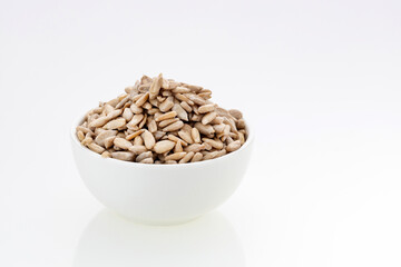 Helianthus annuus - Hulled sunflower seeds in a bowl