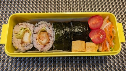 海苔巻き弁当