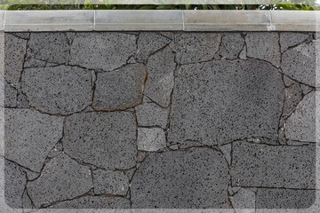 Parement mural en pierres de basalte 