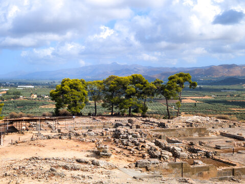 View of the Greek archaeological site of the Palace of Phaistos on the Mediterranean island of Crete (Greece)