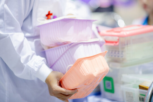 Blood collection tubes for collecting all blood groups using tube holders in clinical laboratories.
