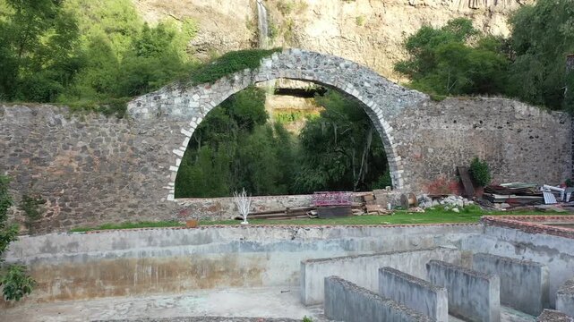 Church of the state of hisalgo San miguel rule, hotel and place turistico e historico, flight in drone over the church or chapel of the old house