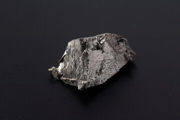 Naklejka premium Ytterbium Metal chunk