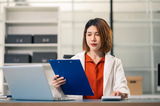 Businesswoman analyzing business enterprise data management, business analytics with charts, Marketing, Financial, Analyst, Business growth chart.