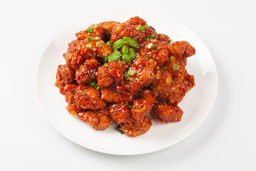  닭튀김은닭고기에 밀가루, 겨잣가루, 소금, 후추 따위를 묻혀 기름에 튀긴 요리.
Fried chicken is a dish made by coating chicken in flour, mustard powder, salt, pepper, etc. and frying it in oil.
