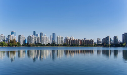 Fototapeta premium Nanjing Mochou Lake Park - Urban Scenery