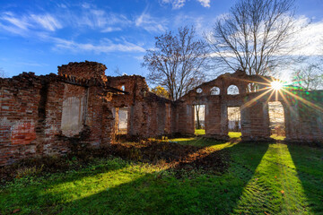 Ruiny starego dworu w Hieronimowie, Podlasie, Polska