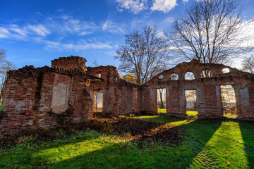 Ruiny starego dworu w Hieronimowie, Podlasie, Polska