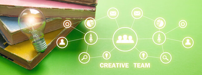  Creative Team. Exchanging bright ideas