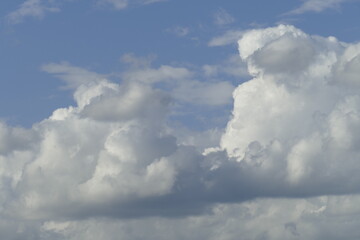 Weisse Quellwolken, Blauer Himmel, Deutschland