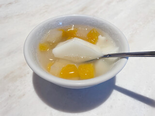 フルーツ杏仁豆腐