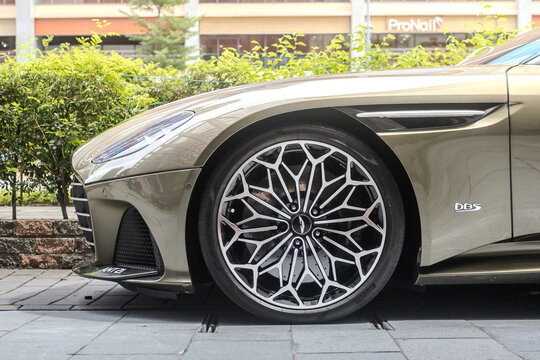 Aston Martin DBS Superleggera
