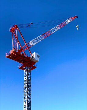 タワークレーン」の写真素材 | 324,507件の無料イラスト画像 | Adobe Stock
