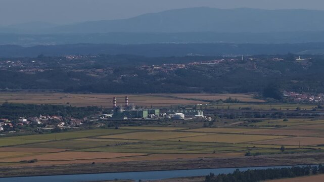 Thermal eletrical power plant in a river
