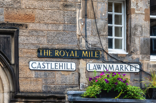 Streets sign Royal mile, Edinburgh, Scotland