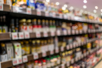 スーパーの通路をぼかした抽象的なバックグラウンド