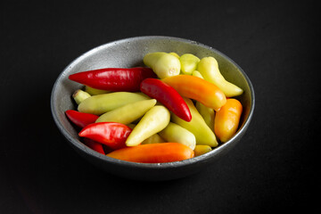 mix de frescos ajies picantes y jalapeños 