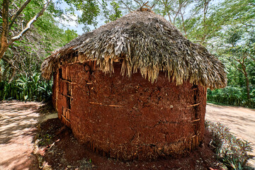 Casa Maya, Chichen-Itza, Choza, Ruinas Mayas,  náh, k'ajtal, aldea, xa'anil naj © Cabramedia
