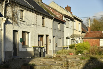 Petites maisons traditionnelles dans un environnement pittoresque à Écaussinnes-d'Enghien (Soignies)