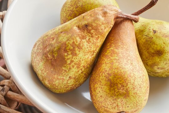 Ripe, whole, golden pears