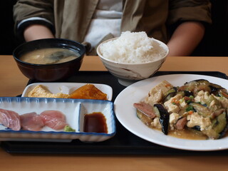 美味しそうなお店で食事