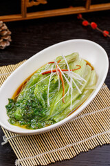 Stir-fried lettuce with oyster sauce
