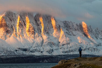 Golden Sunrise Ignites Norway’s Frozen Peaks