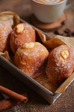 homemade bomboloni