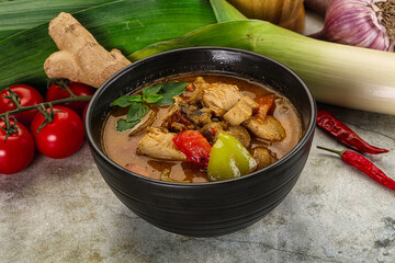 Thai curry with chicken and basil