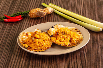 Luxury baked scallops with cheese