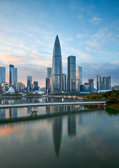 Obraz premium Shenzhen skyline at dusk