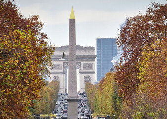 Fototapeta premium Axe Historique Paris- Louvre, Tuileries, Champs-Élysées, Arc de Triomphe