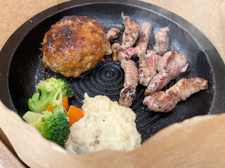 鉄板ステーキ＆ハンバーグ