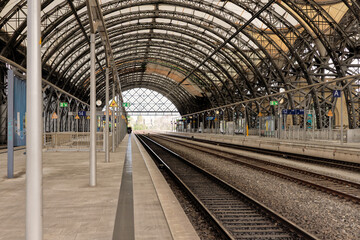 Stahlskelett des Dresdener Hauptbahnhofs