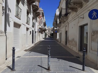 Il corso principale di Rosolini in visione prospettica verso la chiesa madre.