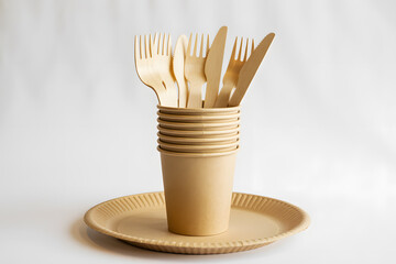 Eco friendly disposable tableware set paper cups plates wooden cutlery forks