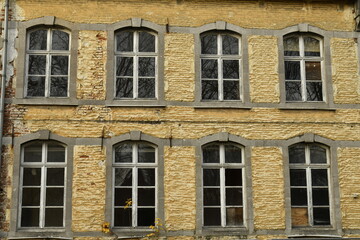 Les bâtiments abandonnés et délabrés de l'ancien couvent des Récollets à Nivelles (Brabant-Wallon)