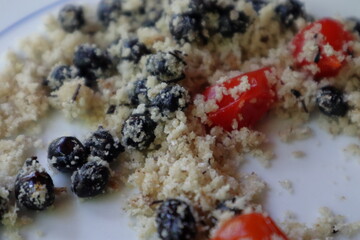 A dish of farofa de iça, a typical delicacy from the Paraíba Valley made with iça ants.