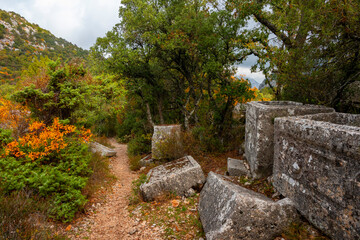 Termessos (Greek &Tau;&epsilon;&rho;&mu;&eta;&sigma;&sigma;ό&sigmaf; Termēss&oacute;s), also known as Termessos Major (&Tau;&epsilon;&rho;&mu;&eta;&sigma;&sigma;ό&sigmaf; ἡ &mu;&epsilon;ί&zeta;&omega;&nu;), was a Pisidian city built at an altitude of about 1000 metres at the south-west side of Solymos Mountain